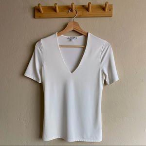 Express white V-neck top, size S